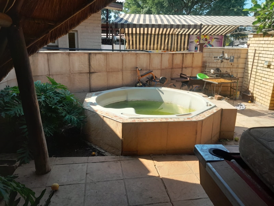 4 Bedroom Property for Sale in Oos Einde North West